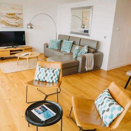 Sunset Waves Sea View Apartment Featuring Panoramic Views & Parking นิวคีย์ ภายนอก รูปภาพ