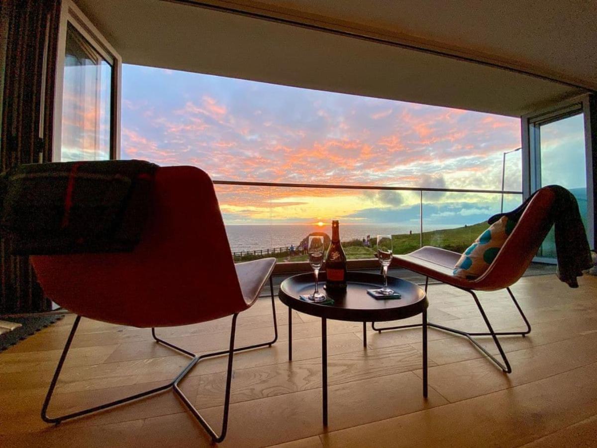 Sunset Waves Sea View Apartment Featuring Panoramic Views & Parking นิวคีย์ ภายนอก รูปภาพ