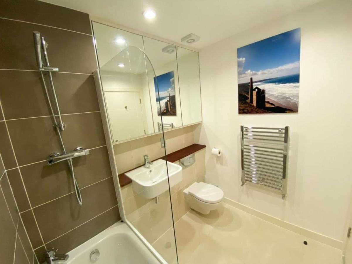 Sunset Waves Sea View Apartment Featuring Panoramic Views & Parking นิวคีย์ ภายนอก รูปภาพ