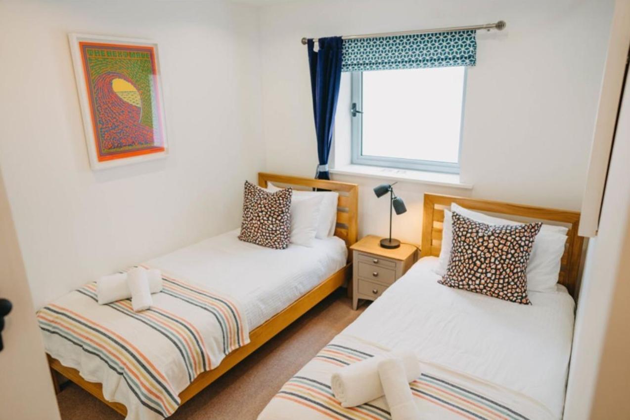 Sunset Waves Sea View Apartment Featuring Panoramic Views & Parking นิวคีย์ ภายนอก รูปภาพ